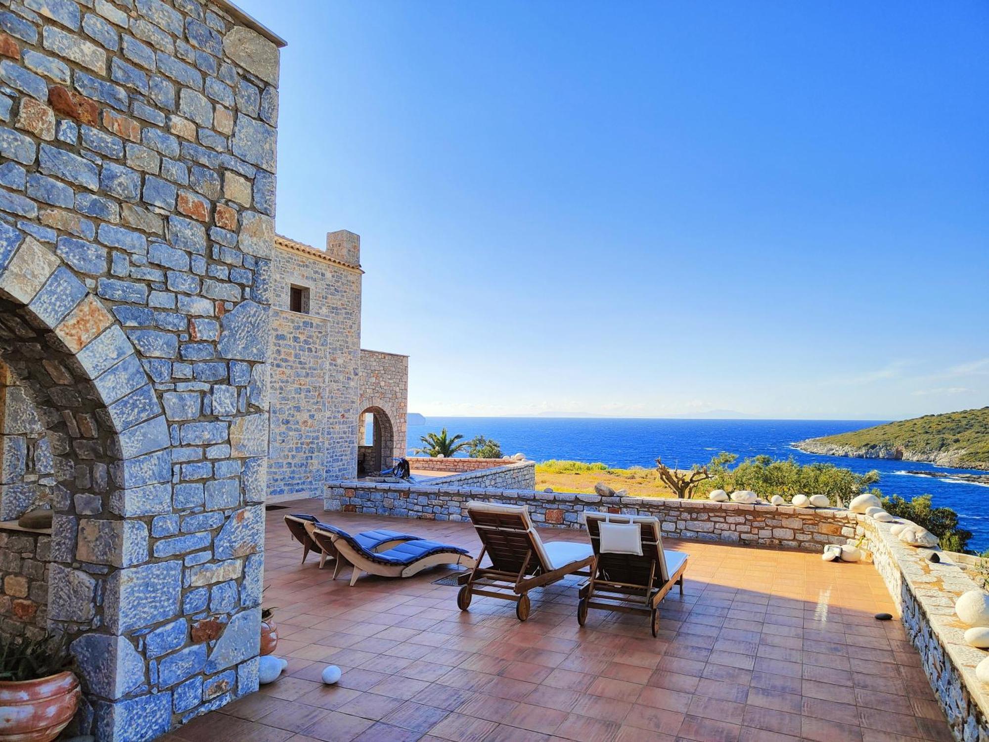 Athevillas Chrysoula Mezapos Exterior photo