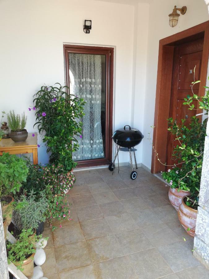 Athevillas Chrysoula Mezapos Exterior photo